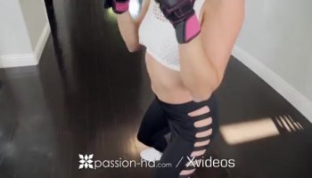Damn hot adult star Veronica Rayne with big tits ALIVEGIRLcom